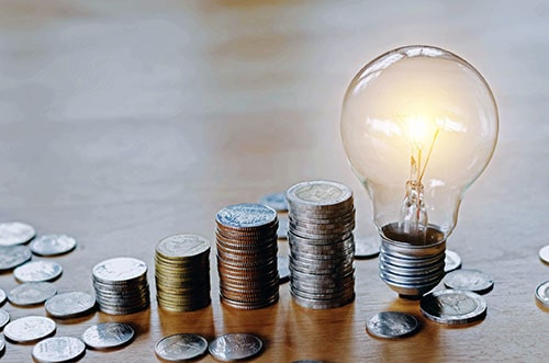 Claves y primeras reacciones de la comparecencia de la Ministra para la Transición Ecológica para reducir el precio de la electricidad y su impacto en los consumidores